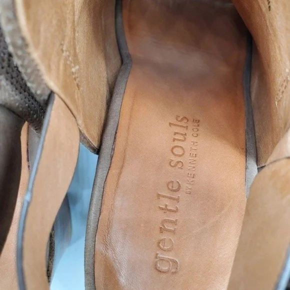 Gentle Souls Tan Nubuck Leather Open-Toe Sling-Back Stacked Heel Shootie Sandals - Picture 13 of 16